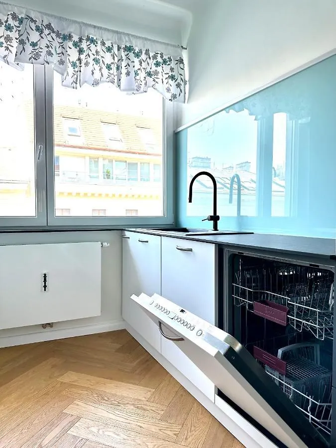 Central&Romantic View Vienna Apartment